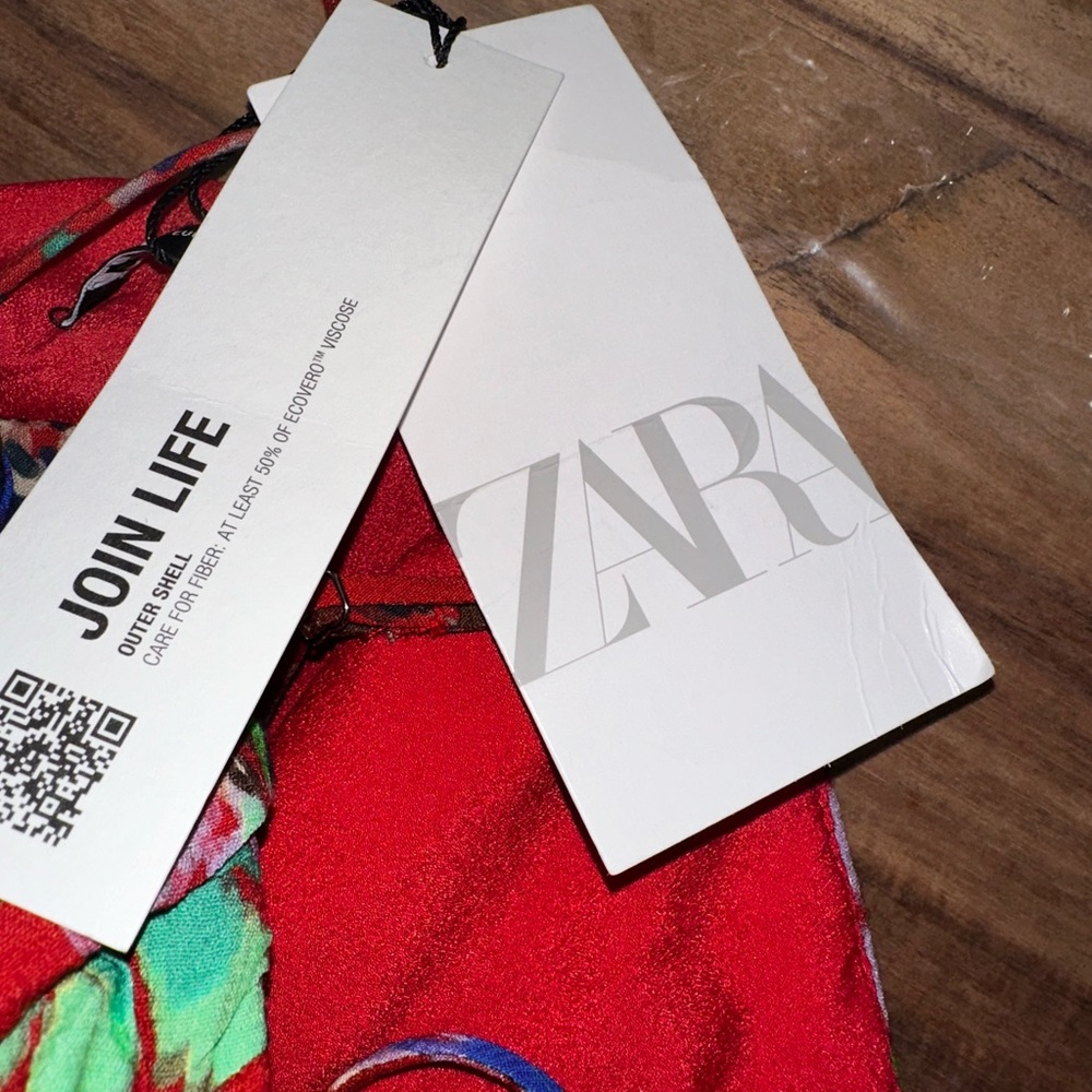 Zara Ruffle Crop Top - Picture 6 of 6